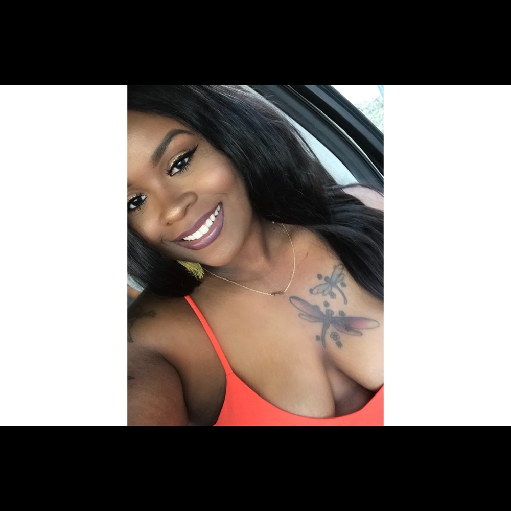 MEET YOUR POSHER, Miesha💗